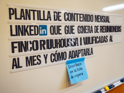 Plantilla de contenido mensual para linkedin que genera cinco reuniones cualificadas al mes y cómo adaptarla
